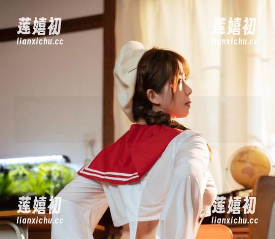 魅瞳meroko 魅瞳meroko的日常美图:在锅里煮面的同时也在拍自己
