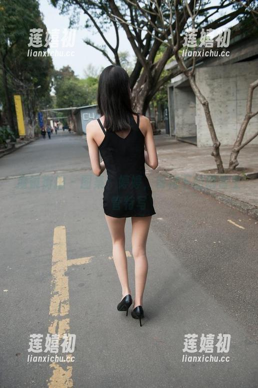魔镜街拍-婷婷 魔镜街拍 - 图集:婷婷,粉裙下的销售主管特写